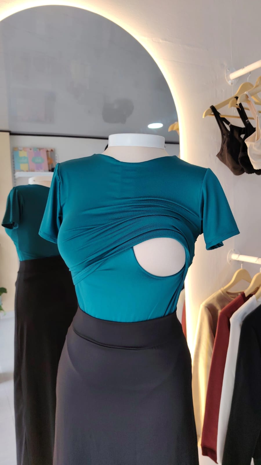 Body Manga Corta